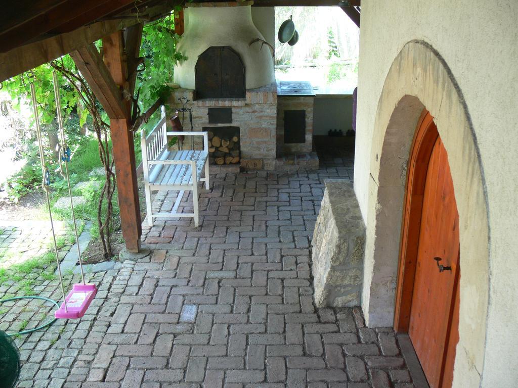 Szalma Vendeghaz Mogyorosbanya Exterior photo
